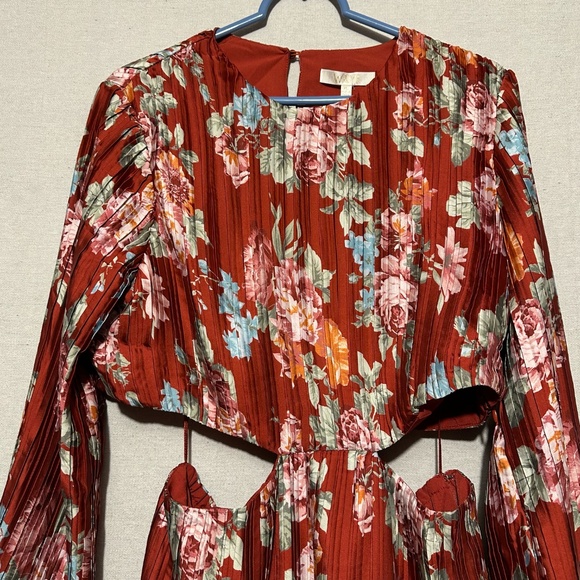 NWT WAYF Pleated Floral Cut Out Mini Dress - size XL - Picture 4 of 6